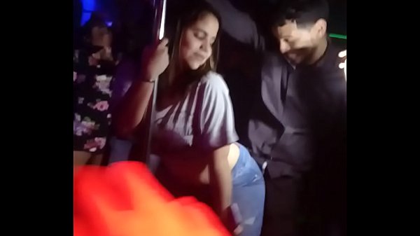 Veneca dando culito a desconocida...  