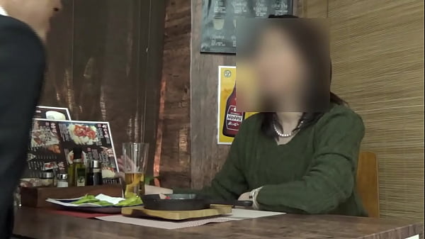 ｢酔っ払っちゃったかも&hellip;｣と潤んだ目をして誘っているような素振りを見せてからかなり積極的に。