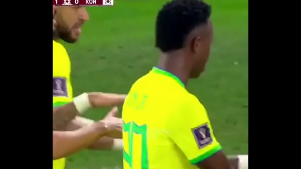 NEYMAR FUDENDO A COREIA