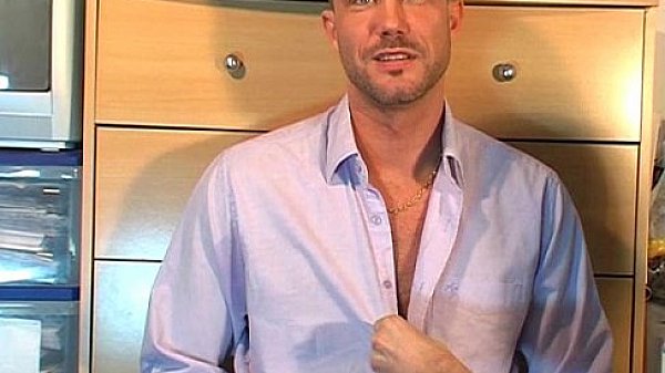 Dave a real str8 guy gets sucked by a guy in spite of him !