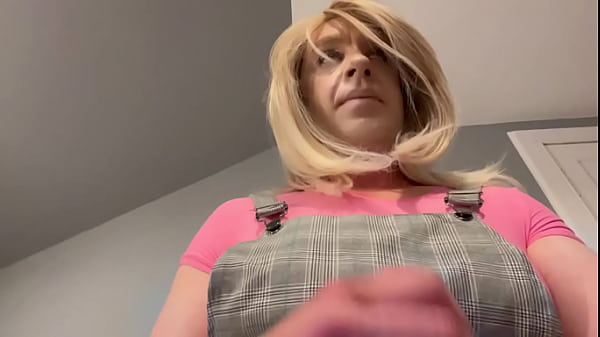 Alikat2 wanks in dress 