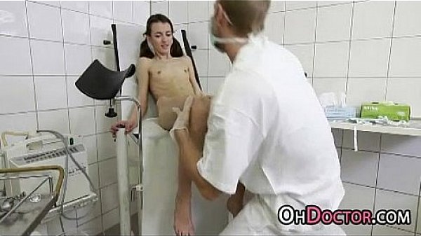 Delicate Daria Takes Clothes Off And Spreads For Gynecologist 0019