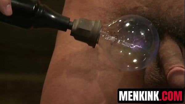 Giani Luca enduring every volts of electricity given by Phenix Saint 