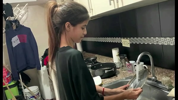 Hermanastra caliente siempre me excita estando solos en casa HISTORIA COMPLETA