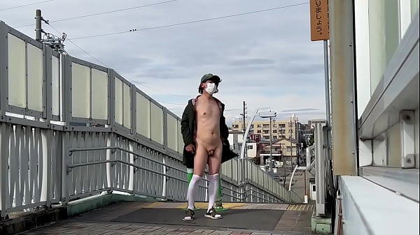 女装まゆの全裸露出