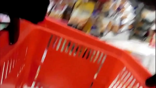 EN MEDIO  DE LA PANDEMIA  Y  A TODO  ROCK AND ROLL , EN PLENA CUARENTENA LA MAMA DE MI AMIGO SE VA AL SUPERMERCADO Y SE COJE  A DOS  TIPOS CUALQUIERA 1