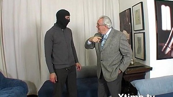 Orgy of italian amateurs fucking with black glasses