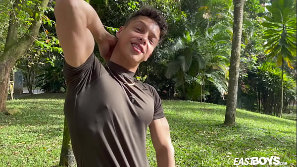 We have yet another video with one of the best dudes we had opportunity to work with, Ricky Iglesias. What an incredible body this guy has, beautiful peaked biceps our muscle lovers will appreciate. Footage outdoors and indoors including shower,