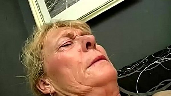 Grandma sucking dick while fingering