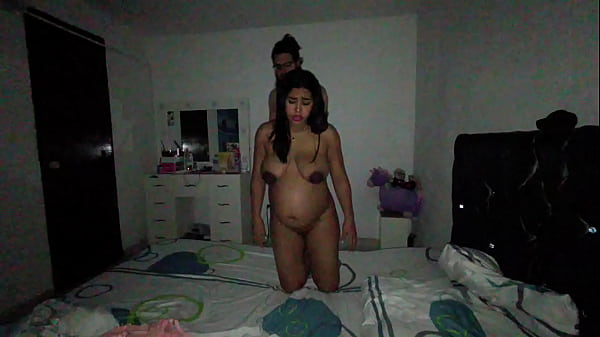 &iexcl;My girlfriend turns her into a whore when she comes into my room!