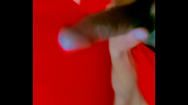 Safado pegando no seu pau cabe&ccedil;udo