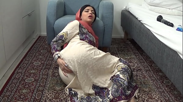 Iranian Horny Milf masturbation