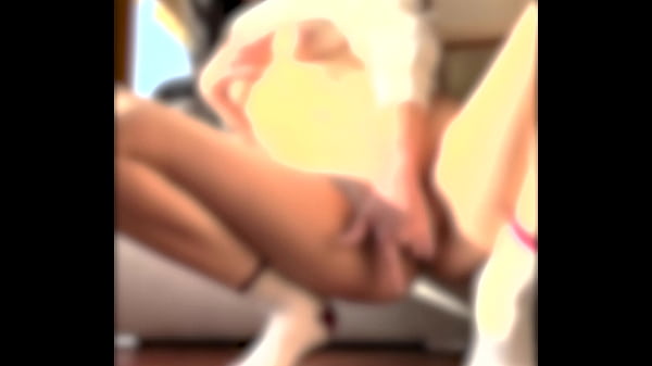 long-legged sexy bitch jerking off her wet pussy