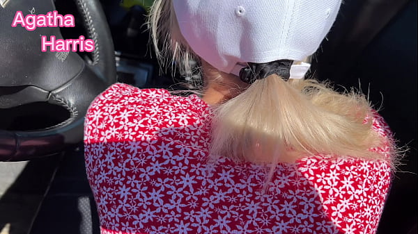 В первый раз трахаюсь с поклонником в парке, и он кончил мне в рот  