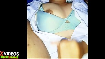 Di kocokin sepupu emang paling nikmat