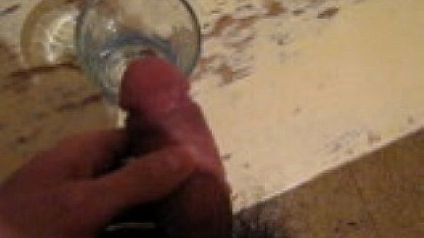 Muy exitado para orinar 2