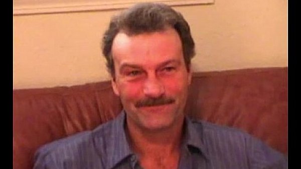 Mature Man Richard Beats Off