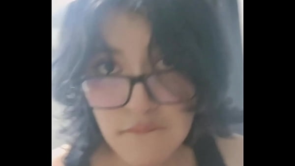 Pendejita colegiala cogiendose a su profesor de espaldas 