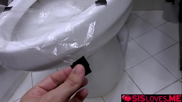 Stepbro pranked stepsis and gets her pussy while cursing him!