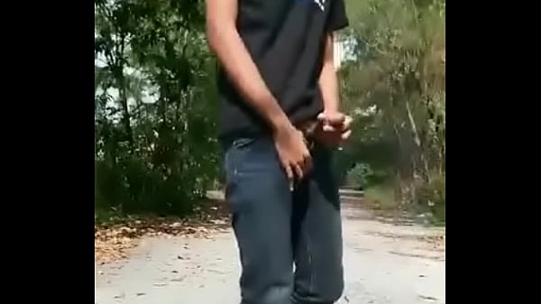 Asian (Thai) guy jerks off outdoors after driving 