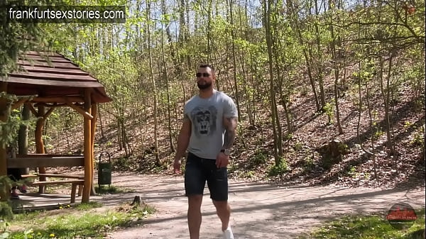 Cock hungry wimp gets his ass barebacked by sexy bodybuilder 