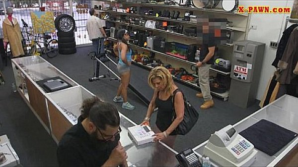 Muscular babe twat fucked by pervert guy in the store