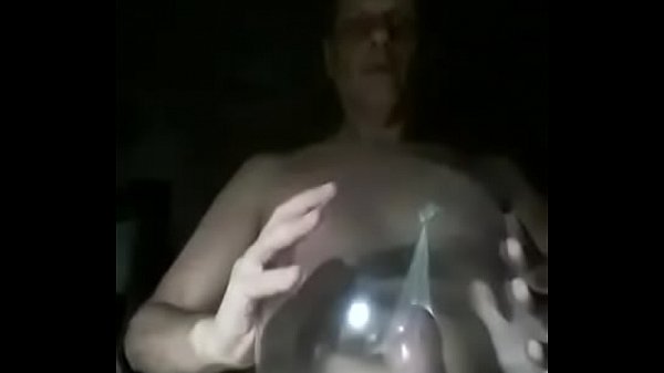 ABURRIDO EN CUARENTENA ME HECHO A AUTOSATISFACERME 