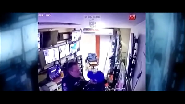 FLAGRADOS FAZENDO SEXO POLICIAIS MEXICANOS S&Atilde;O EXPULSOS DA CORPORA&Ccedil;&Atilde;O !!