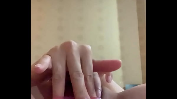Teen girl enjoy her anal plug