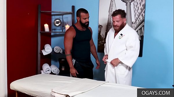 Massasause fucks customer in the ass