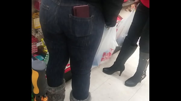 Fat ass booty in family dollar