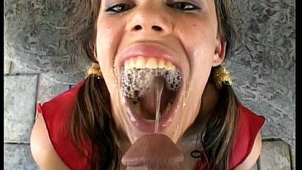 Gia Paloma Drinking Piss