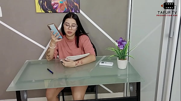 consulta con psicologa se convierte en un rico blowjob directo en su boca 