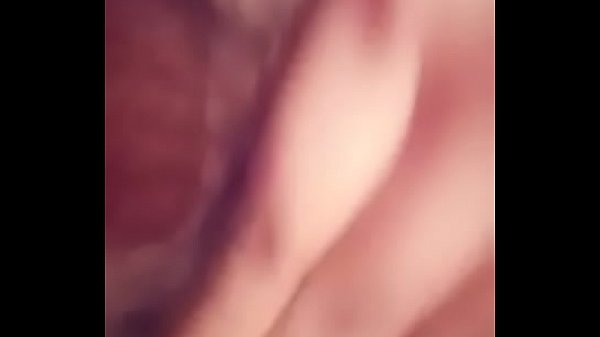 Se toca y dice mi nombre 