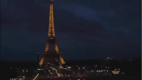 big boobs woman showing her ass