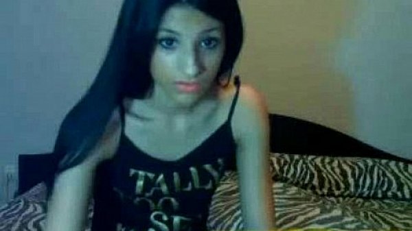 Hot girl leaves her cam on