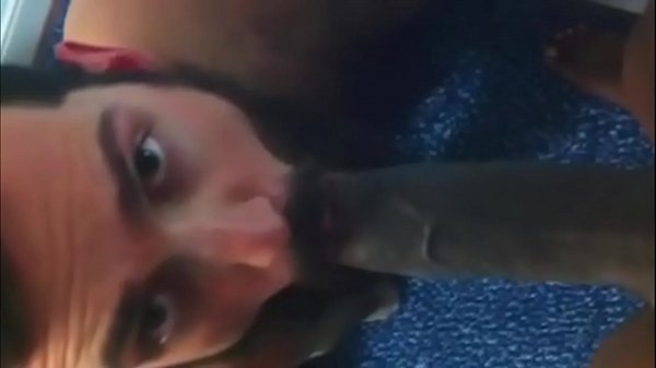 Gay chupando neg&atilde;o super big dotado - NOVINHOSAFADO.COM