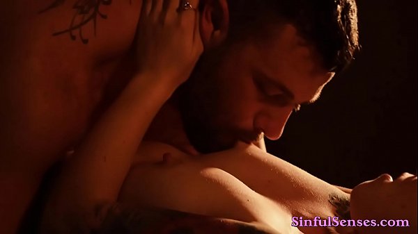 Stunning Model Gives Photograper Her Pussy To Fuck