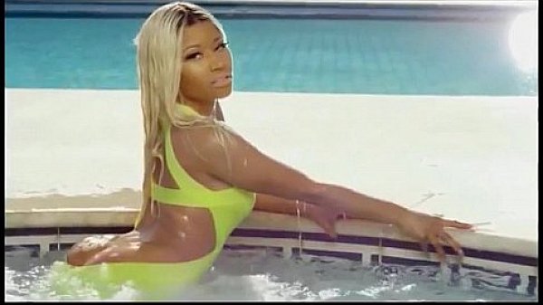 Nicki Minaj Seduces White Lesbian Model With Her Big Ass