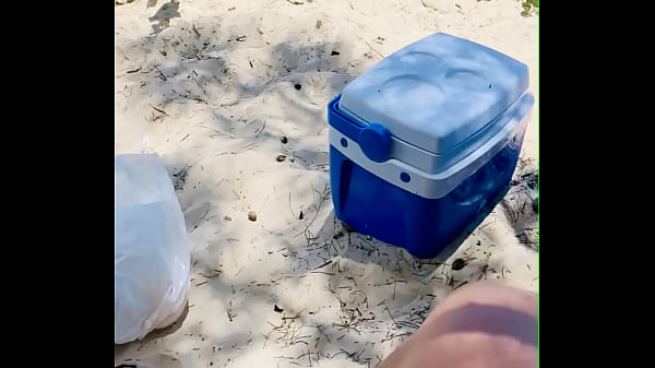 Pra n&atilde;o perder a boa entrada de  ano de 2021 chupando rola na praia em Floripa. Iniciando o Ano com o que mais gosta de fazer...