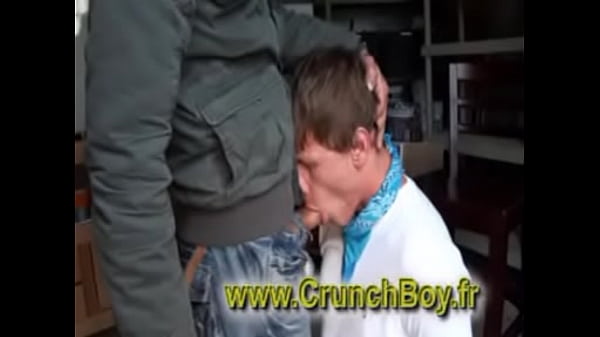 extrait video gay gratuit de crunchboy v. soumission sexuelle grosse bite beau