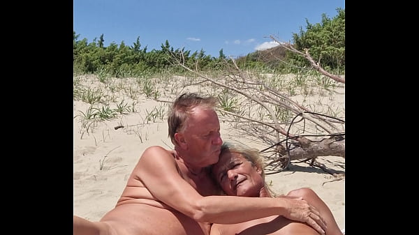 Live sex show recording, nudist beach, mobile version 4K, shemale girlfriend and cis man19.05.2025 2 