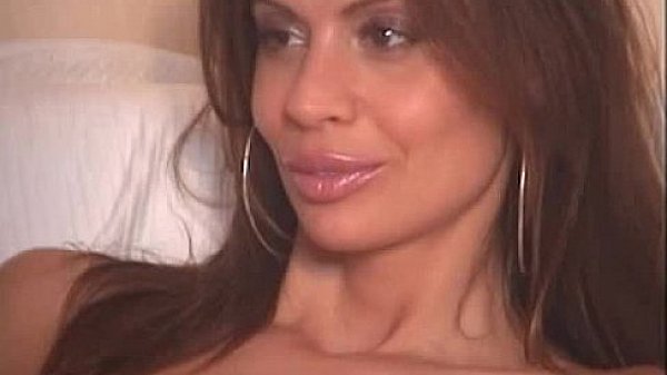 hot sexy babe sucking on a dildo(1).flv