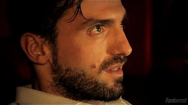 Rebecca Pinar Entalada No Var&atilde;o  