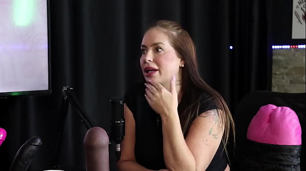 Seu dom &eacute; dar o cu gostoso e goza muito, e em seguida, demonstrou o seu boquete, depois deixou a apresentadora excitada - Francis Simas (SHEER/RED)