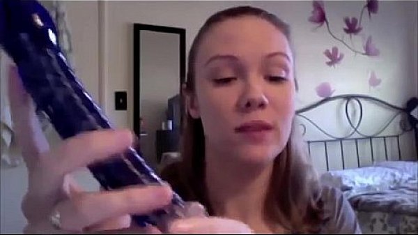 Icicles No. 29 Blue Wave G-Spot Sex Toy &ndash; How to Use a Glass Dildo