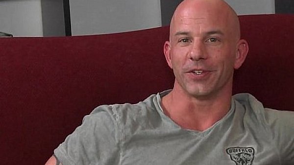 Straight goes bi with his straight buddy