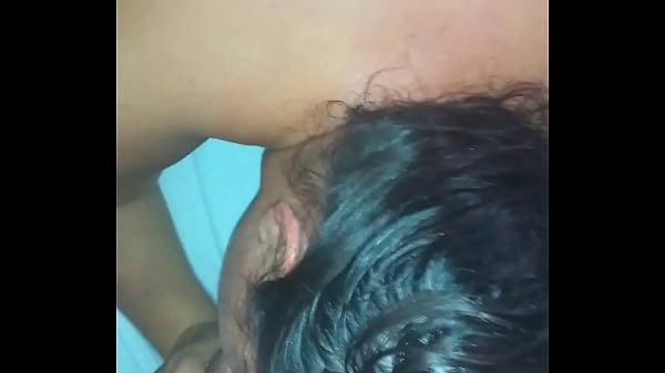 Experimentando a rola do amigo