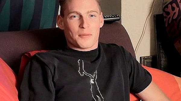 Muscled Hank loves to stroke hard dick after toe rub