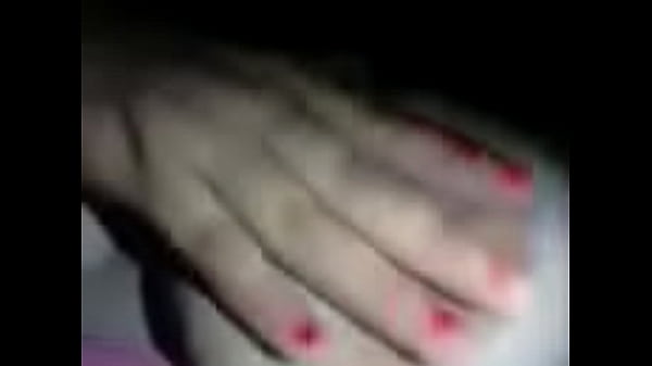 CLAUDIA MANOSEANDOSE LAS TETAS  